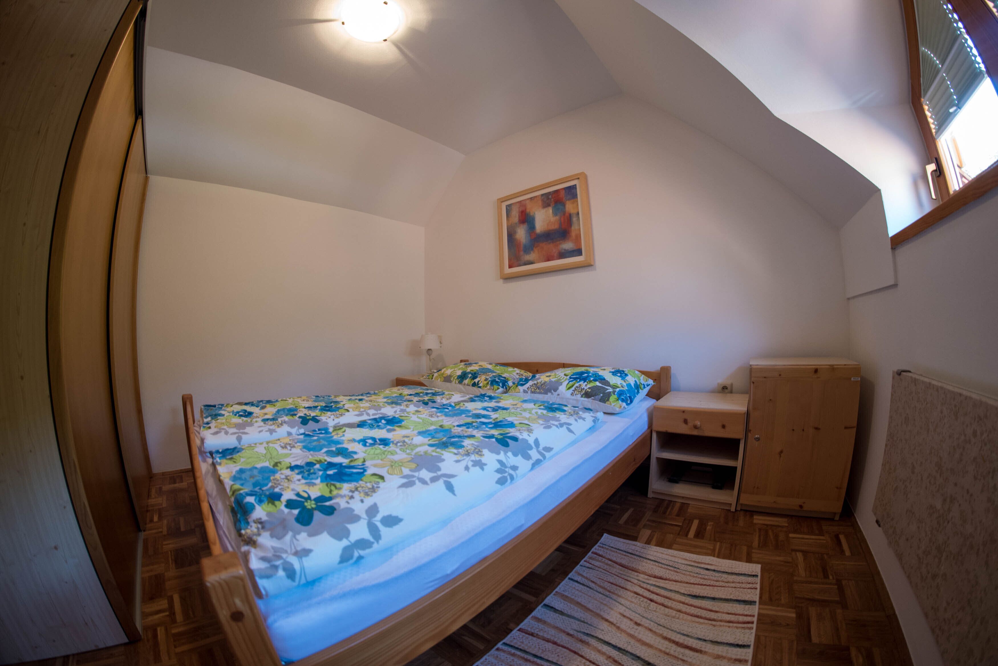 1 habitación y ropa de cama 