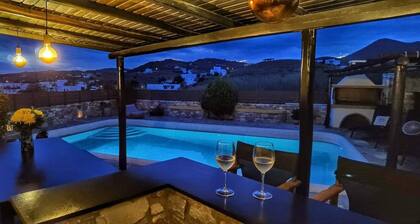 Villa Camellia is a beautiful stone house overlooking the sea.