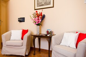 Interior - TrevInn - Central Trevi Fountain Suites Apartment (Roma)