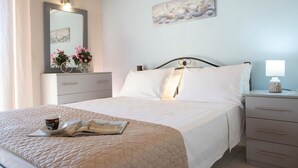 2 bedrooms, iron/ironing board, travel cot, free WiFi