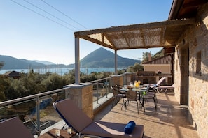 تناول الطعا�م بالخارج