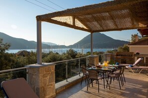 تناول الطعام بالخارج