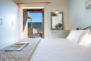 2 عدّة غرف نوم ومكواة/لوح كي وسرير سفر وواي فاي مجانًا