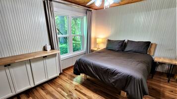 3 bedrooms, memory foam beds, desk, iron/ironing board