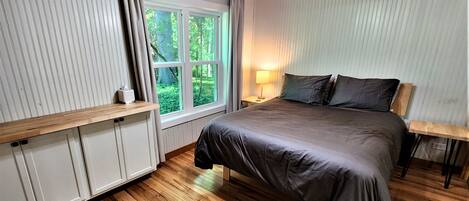 3 bedrooms, memory foam beds, desk, iron/ironing board