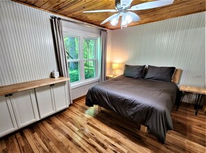 3 bedrooms, memory-foam beds, desk, iron/ironing board