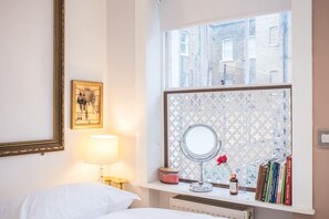 2 室のベッドルーム、アイロン / アイロン台、WiFi、ベッドシーツ