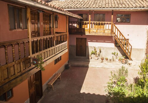 House Dweller Sonia Chinchero