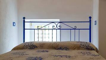 1 chambre, chambres insonorisées, fer et planche à repasser