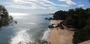 Plage à proximité, chaise longue