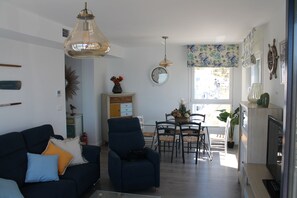TV - Penthouse beach Cabria: Penthouse in front of the beach in a privileged environment. (Almuñécar)
