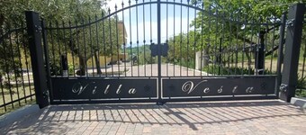 Stunning villa for 12, private pool, with free aircon and central heating