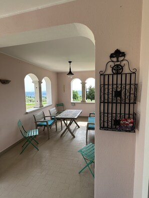 Dining - Stunning villa for 12, private pool, with free aircon and central heating (Civitella Casanova)