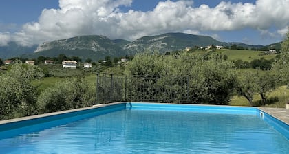 Stunning villa for 12, private pool, with free aircon and central heating