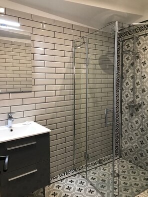 Handtücher, Toilettenpapier