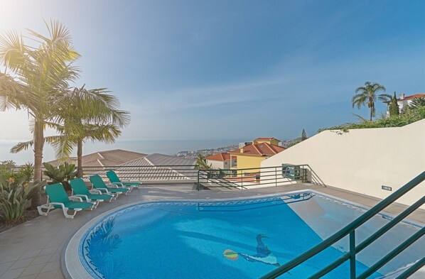 Piscine extérieure