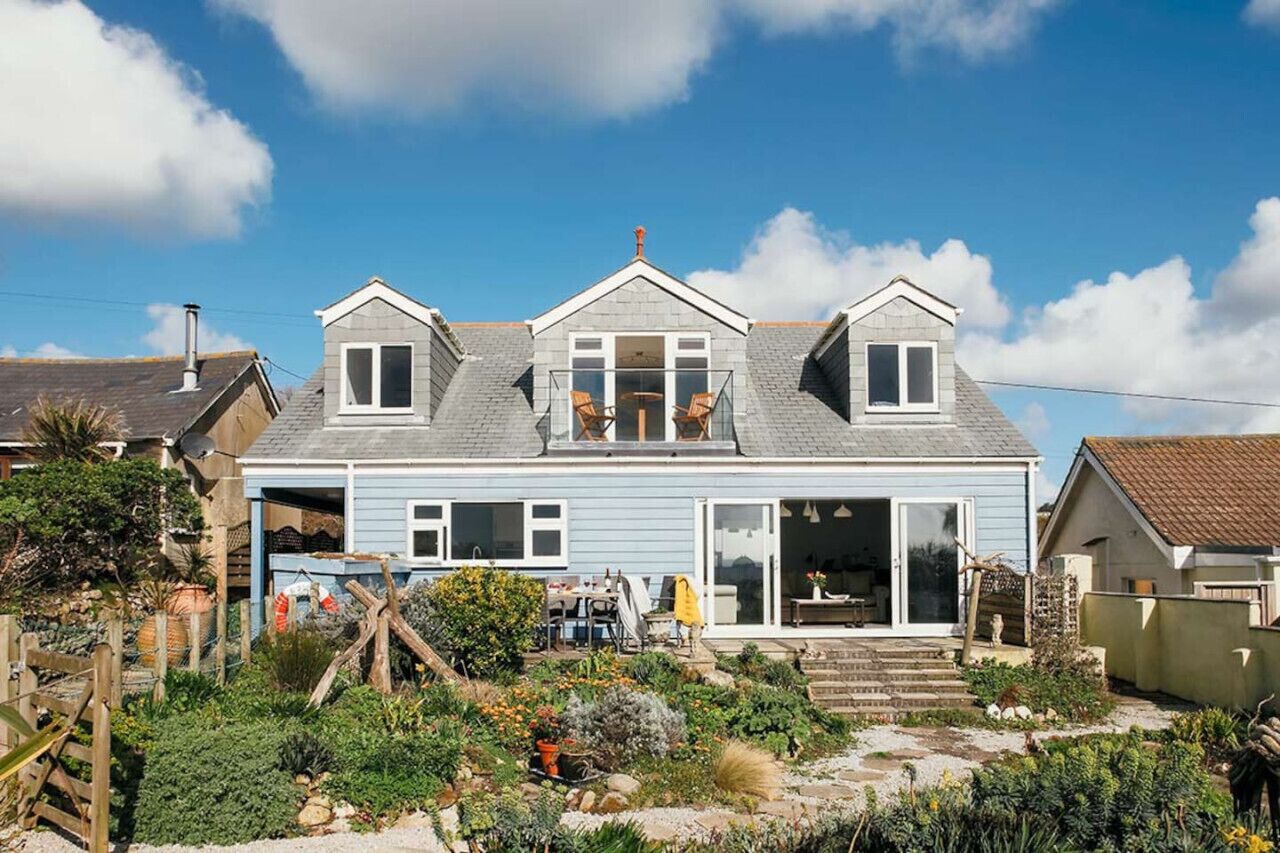 Exterior - Stylish Beachside Home with Amazing Sea Views (Praa Sands)