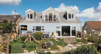 Stylish Beachside Home with Amazing Sea Views