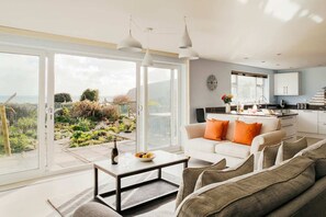 Télévision, chaîne hi-fi