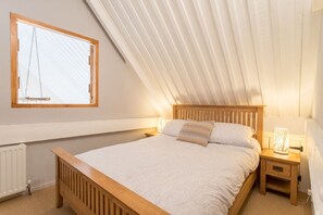 2 makuuhuonetta, silitysrauta/-lauta, vauvan matkasänky, ilmainen Wi-Fi