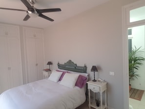 2 Schlafzimmer, BĂŒgeleisen/BĂŒgelbrett, Reisekinderbett, kostenloses WLAN