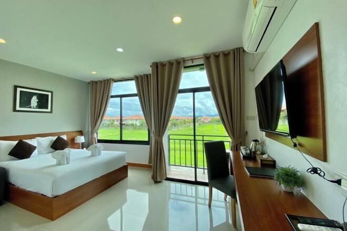 1 bedroom, in-room safe, desk, laptop workspace