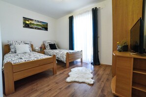 6 bedrooms