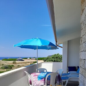 Outdoor dining - DOMIXEDDA, Sardinia West Coast Sea Front (Santa Caterina di Pittinuri)