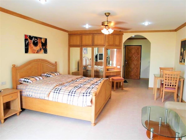 Apartment | 1 bedroom, WiFi, bed sheets