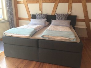 Unclassified image, 2 of 8, button