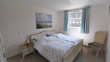 3 bedrooms, iron/ironing board, travel cot, free WiFi