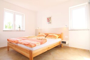 2 Schlafzimmer, Zimmersafe, Bügeleisen/Bügelbrett, WLAN