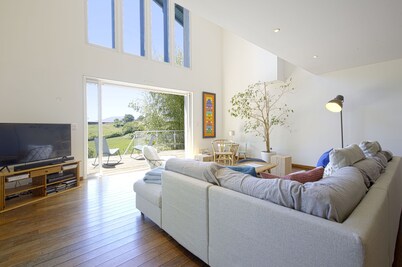 House w/ pool - 12 pers., quiet garden w/ stunning view on the BASQUE COUNTRY