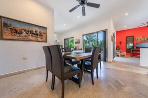 تناول الطعام