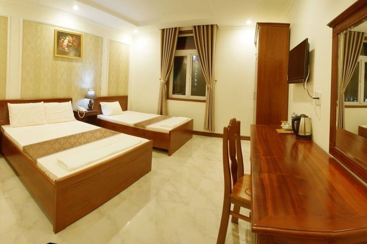 Minibar, in-room safe, desk, rollaway beds