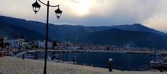 TYROS HOUSE  Villa House 2 minutes from the Beach & Shops. <br><br><br><br>