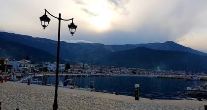 TYROS HOUSE Villa House 2 minutes from the Beach & Shops. <br><br><br><br>