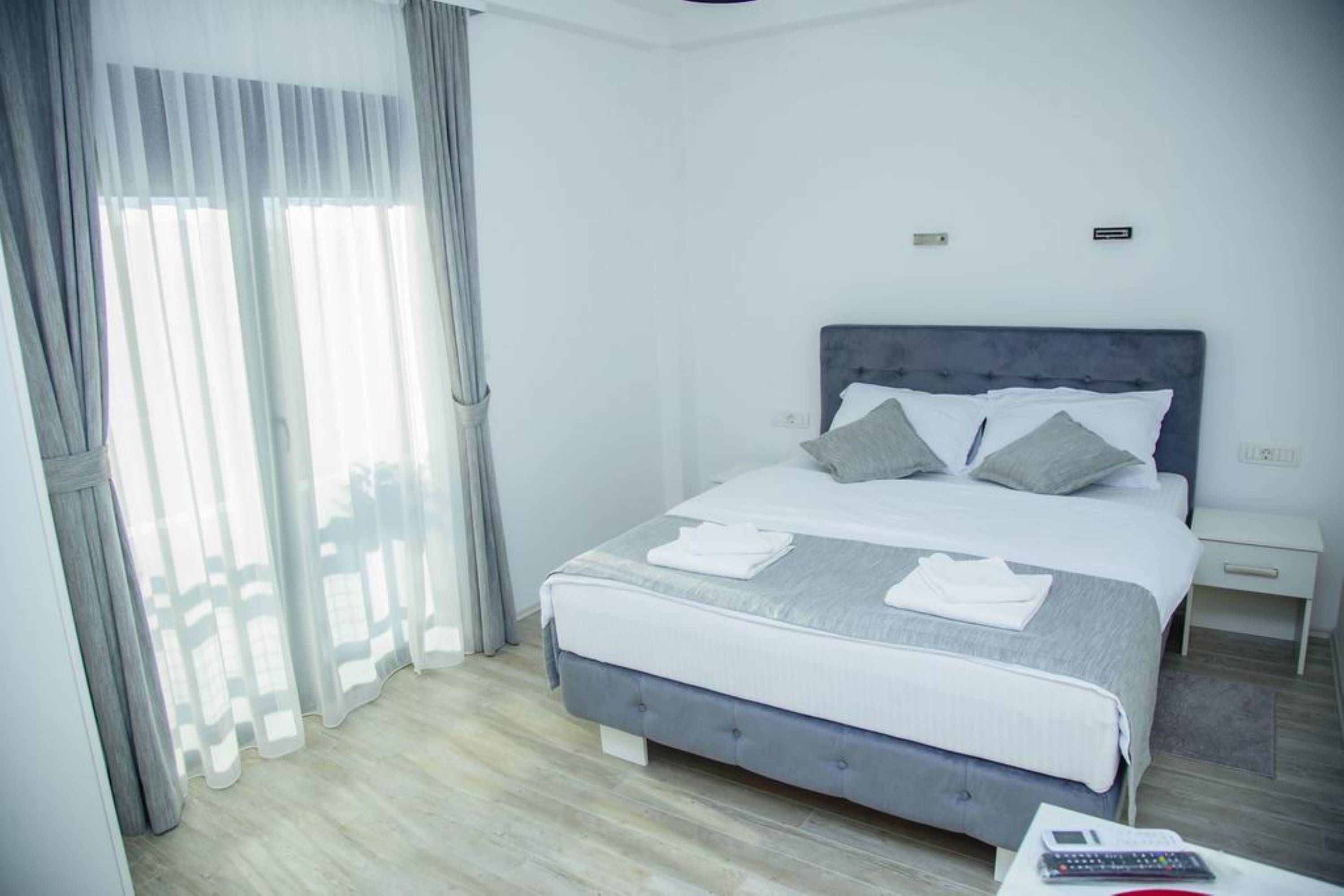 ห้องดีลักซ์ดับเบิล, วิวภูเขา | มินิบาร์, ตู้นิรภัยในห้องพัก, โต๊ะทำงาน, ห้องเก็บเสียง