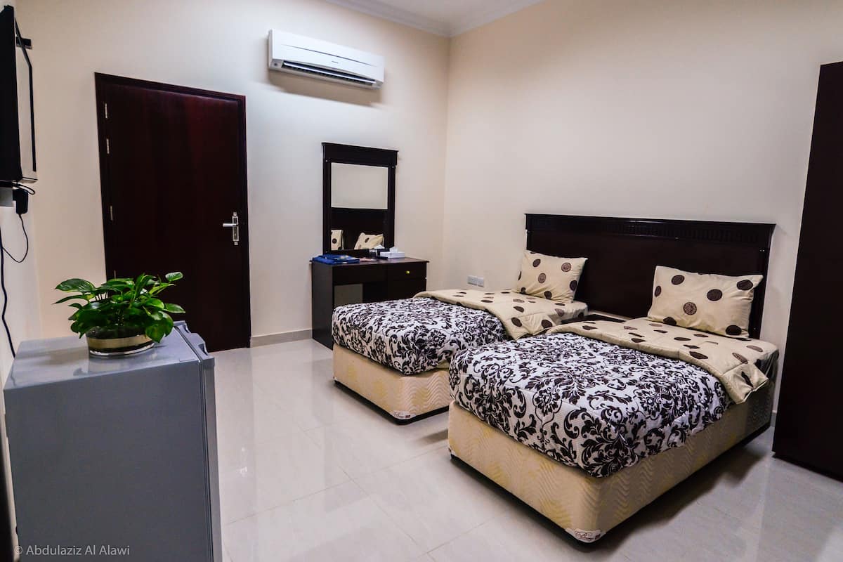 Twin Room, 2 Twin Beds | Minibar, rollaway beds (free), WiFi (free)