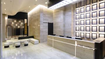 Mostrador para check-in y check-out