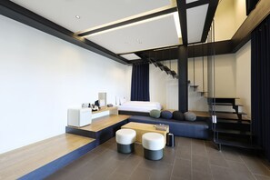 BBQ GARDEN CAMPING SUITE | Down comforters, memory foam beds, desk, laptop workspace - Bundang (Seohyeon) Business Hotel Kind-KYND (Seongnam)