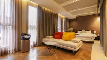 Royal Suite | Down comforters, memory foam beds, desk, laptop workspace