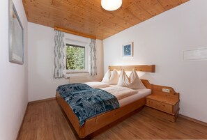 2 quartos, cofres nos quartos, Wi-Fi, roupa de cama