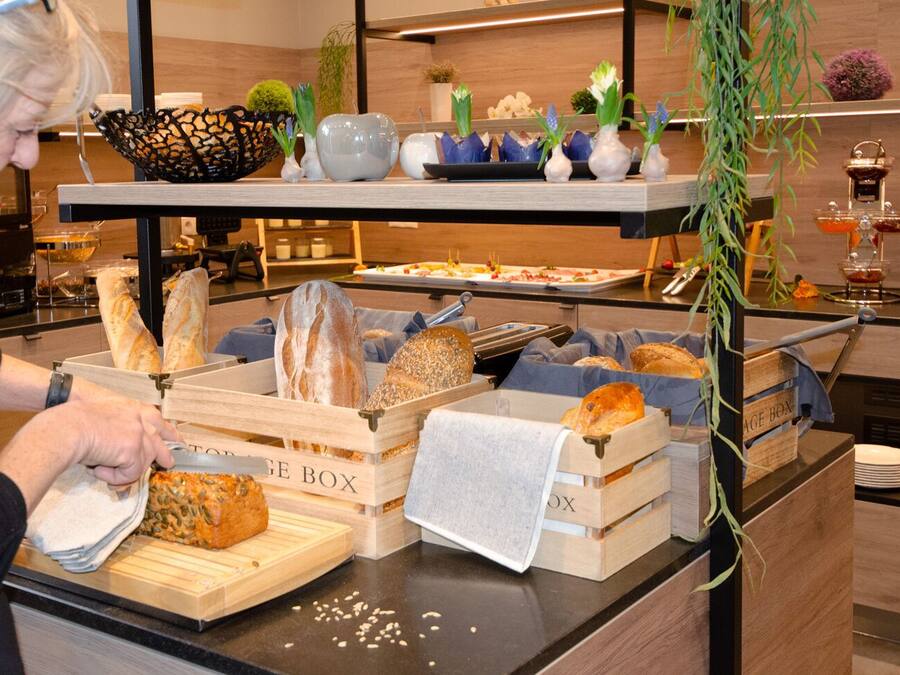 Frühstücksbuffet am Wochenende (17 EUR pro Person)