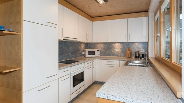 Kühlschrank, Mikrowelle