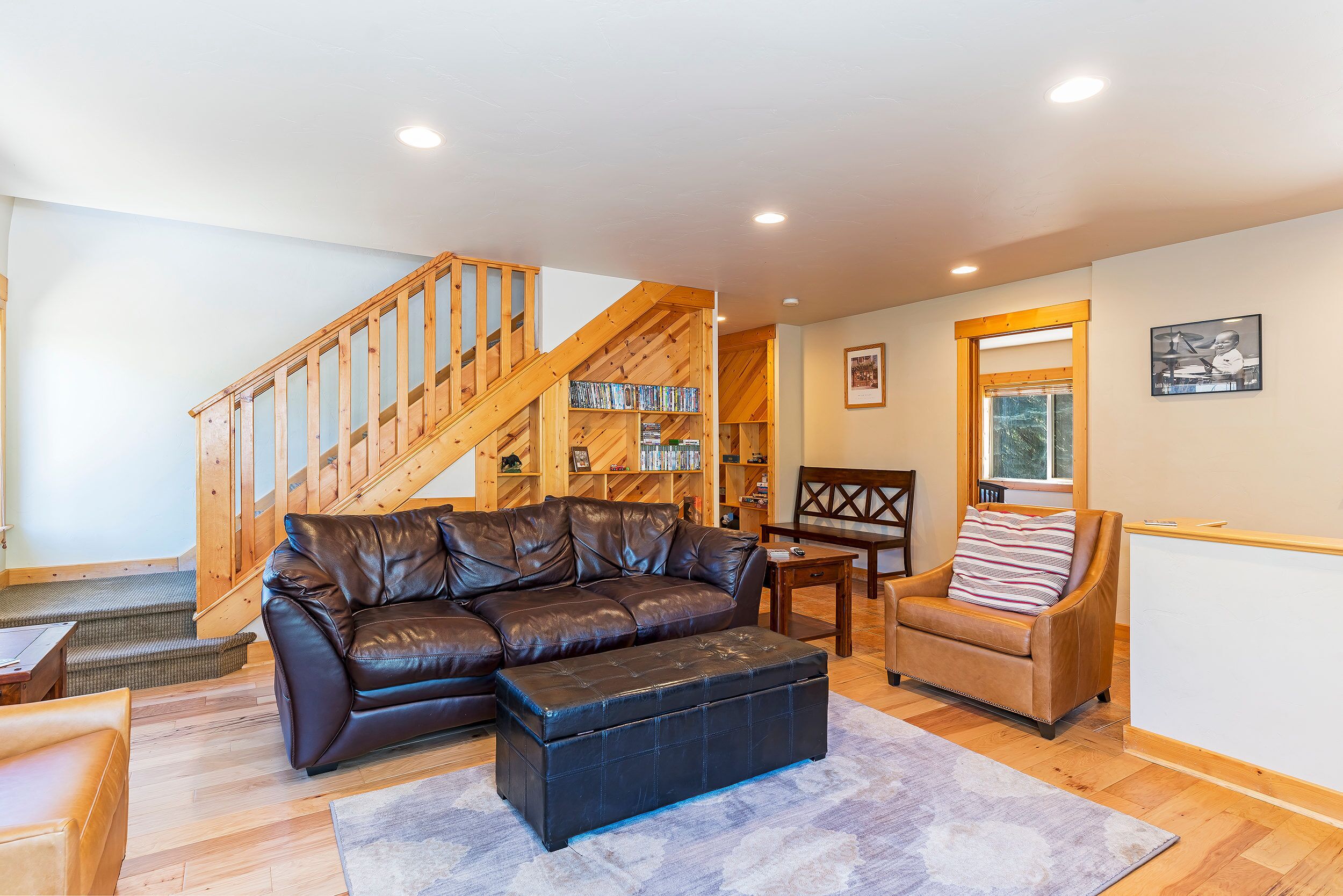 Smart TV, fireplace, video games, DVD player