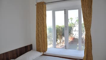 1 bedroom, in-room safe, WiFi, bed sheets