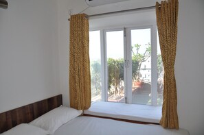 1 bedroom, in-room safe, WiFi, bed sheets