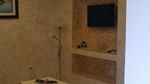 Apartment, 1 Bedroom, Ground Floor | Living room | Flat-screen TV - Paradise Apartments (Kotor)