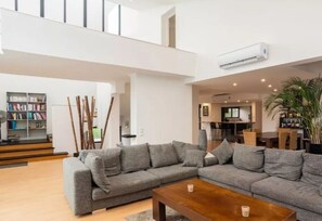 Interior - Villa with pool 5 minutes from the beach and golf (Seixal)